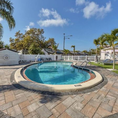 Located By The Beach 1 Bedroom With Parking And Pool 클리어워터 외부 사진