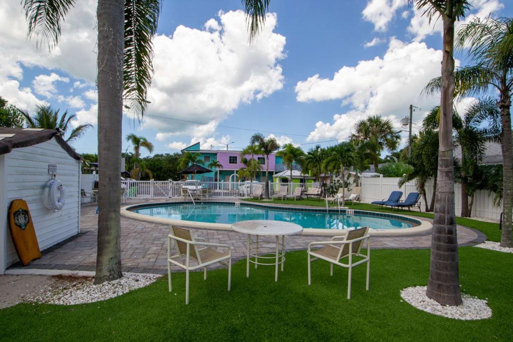 Located By The Beach 1 Bedroom With Parking And Pool 클리어워터 외부 사진