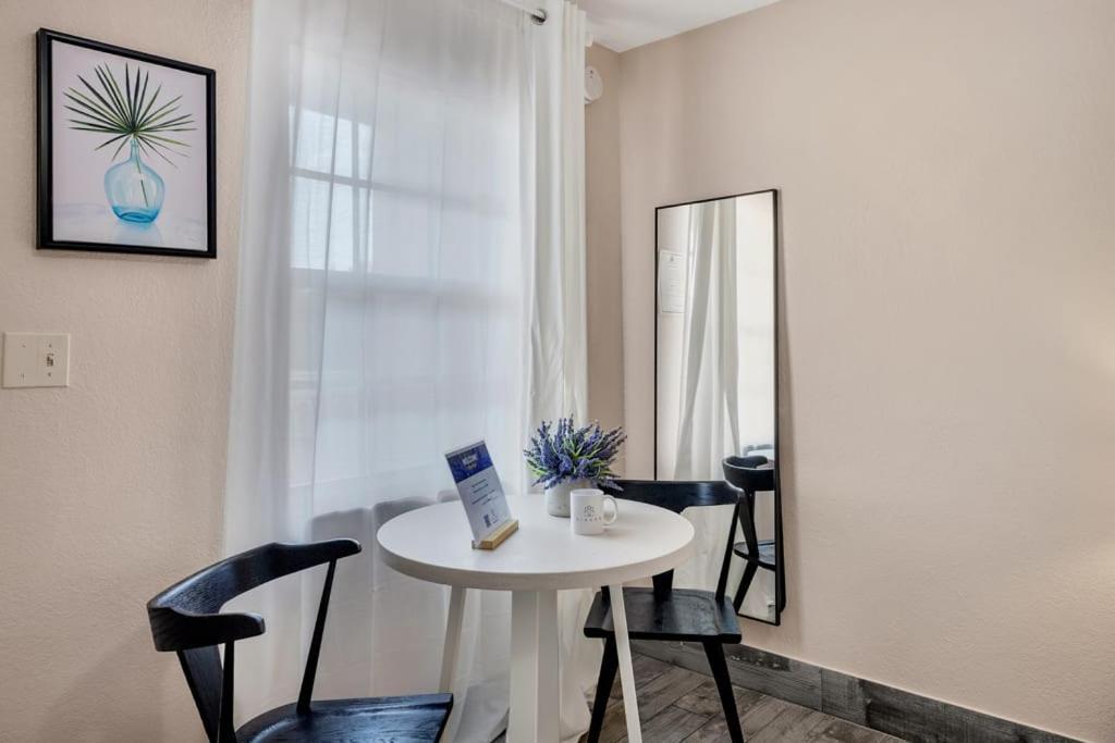 Located By The Beach 1 Bedroom With Parking And Pool 클리어워터 외부 사진