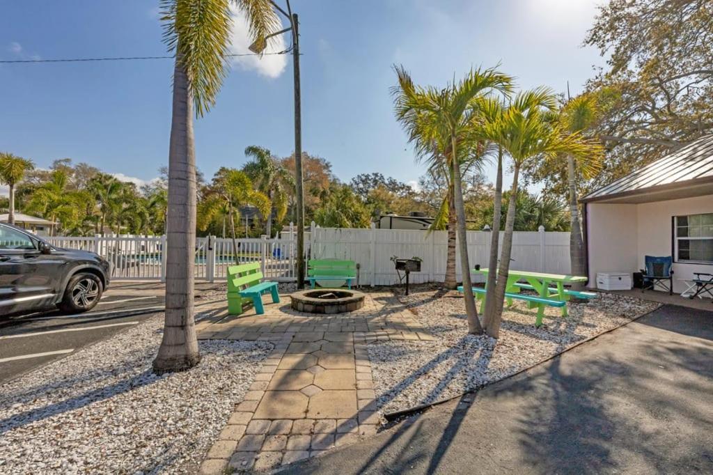 Located By The Beach 1 Bedroom With Parking And Pool 클리어워터 외부 사진