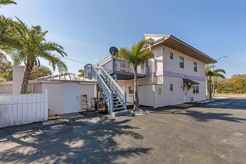 Located By The Beach 1 Bedroom With Parking And Pool 클리어워터 외부 사진